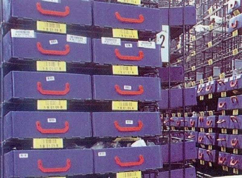 Выдвижные складские ящики с ручками из гофропластика сотового полипропилена фото 1