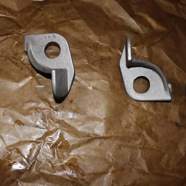 Наконечник триангеля левый 100.40.011-1, правый 100.40.009-1 фото 1