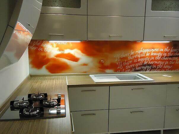 Стеклянные фартуки под заказ фото 7