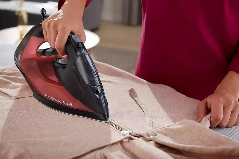 Утюг Philips DST7022/40 2800Вт черный/красный фото 3