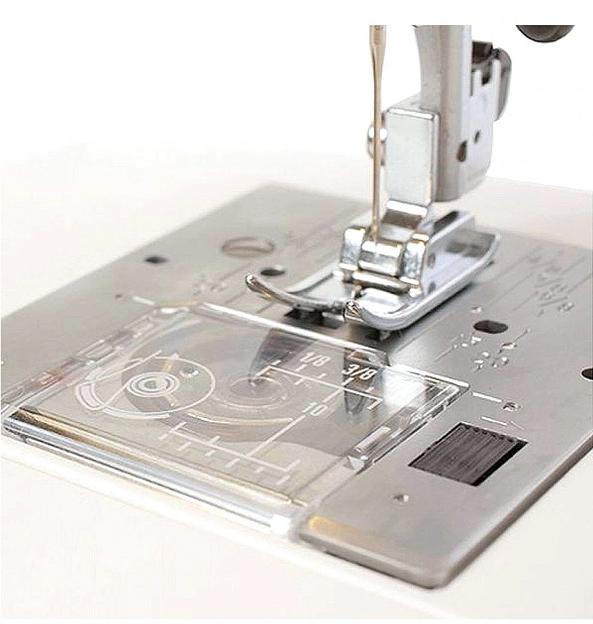 Швейная машина Janome Sewist 721 белый фото 3