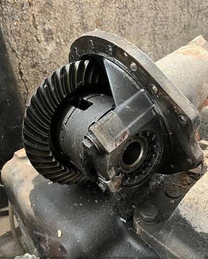 Редуктор передний трактора NEW HOLLAND T8040 фото 3