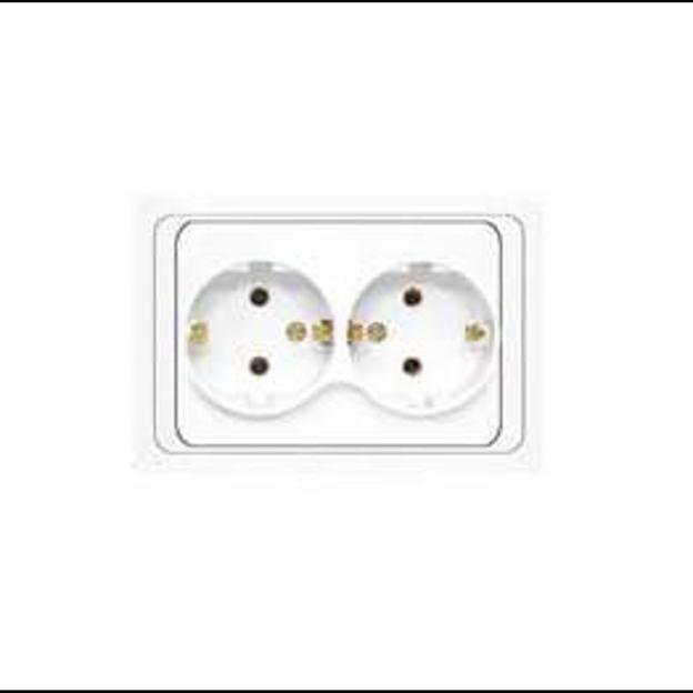 Розетка 2-м СП Валери 16А IP20 с заземл. бел. UNIVersal В0128 фото 1