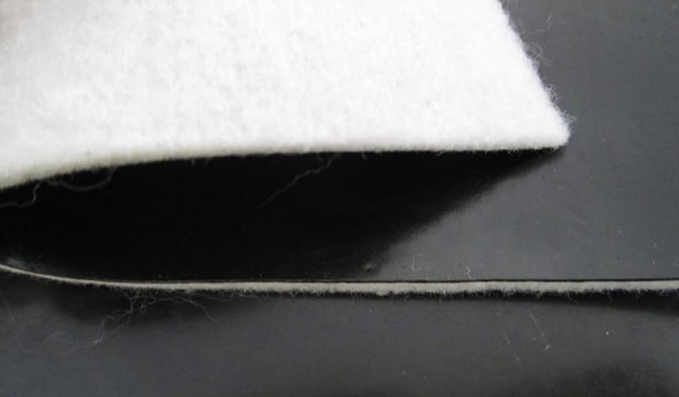 Геомембрана термоскрепленная с геотекстилем Меапласт-ПНД (HDPE-П) 2,5 фото 1