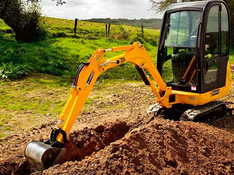 Услуги и аренда мини-экскаватора в Краснодаре фото 2