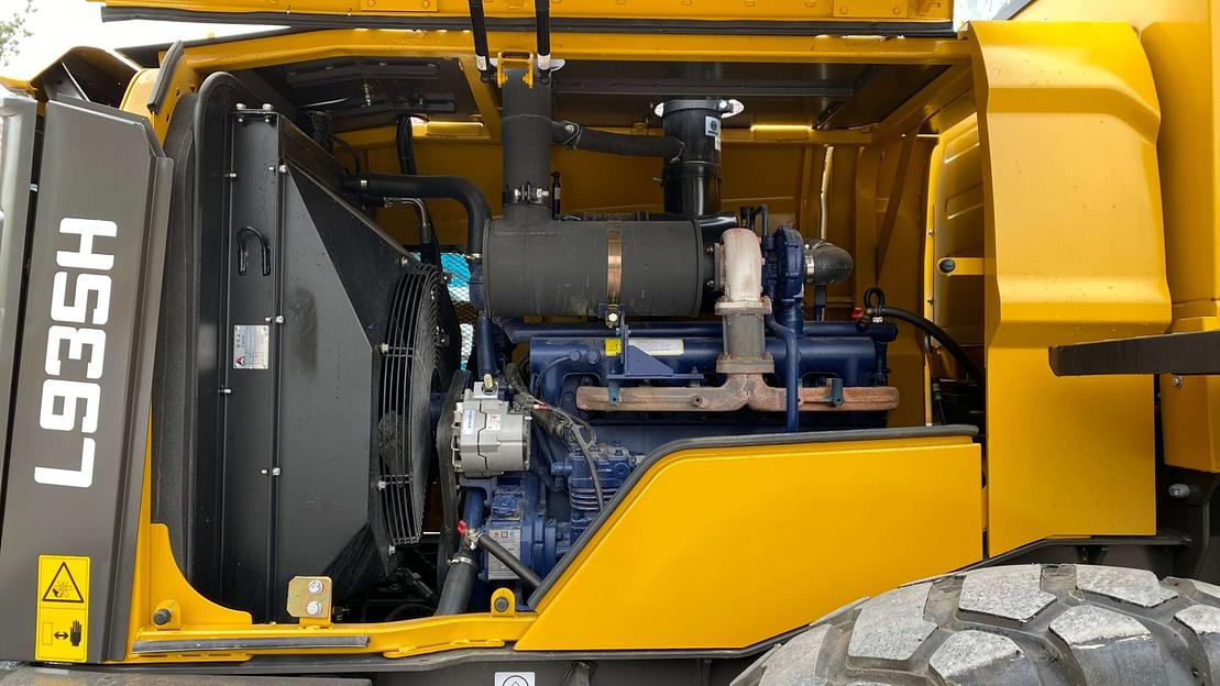 Фронтальный погрузчик L935H фото 6