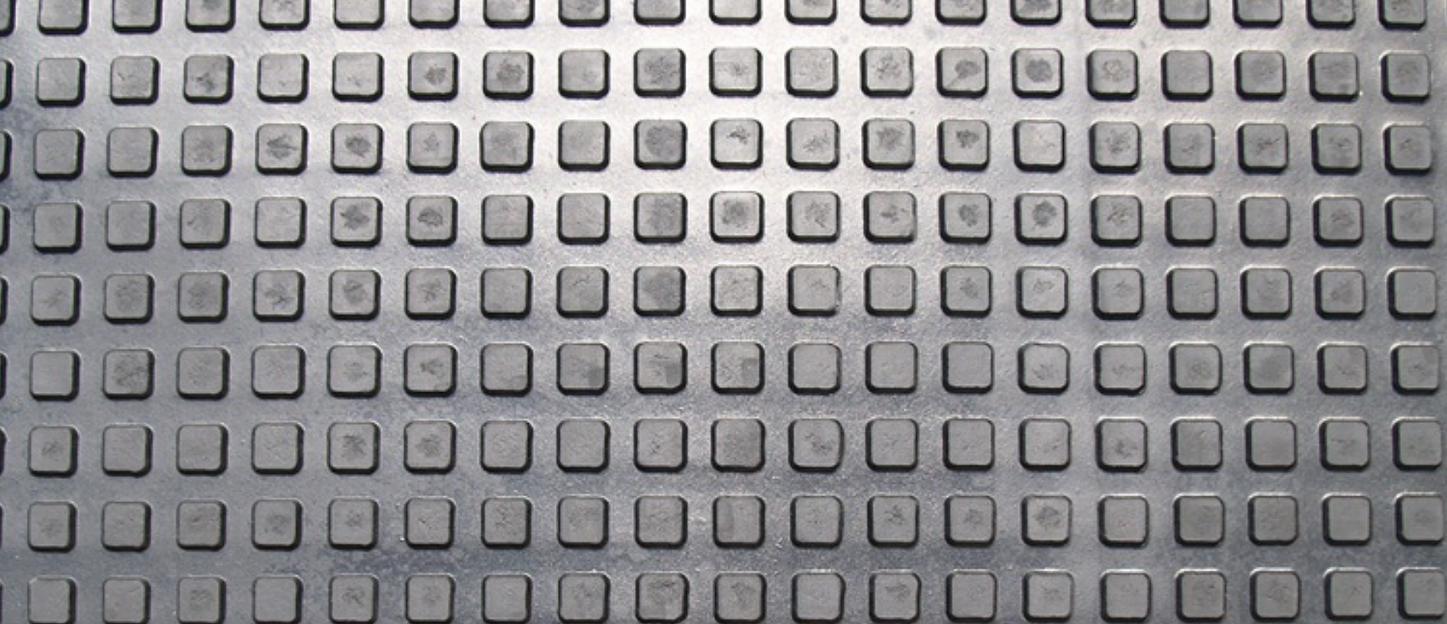 Напольное покрытие Sunstep «Квадратное пятачковое» резиновое рифленое черное 1,2 м фото 3