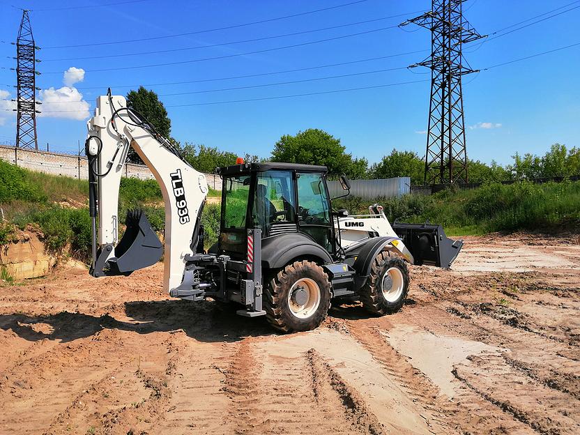 Экскаватор-погрузчик TLB937 фото 5