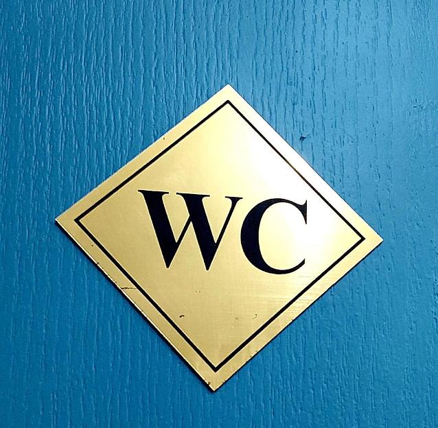 Табличка на туалет с гравировкой ОПТ фото 1