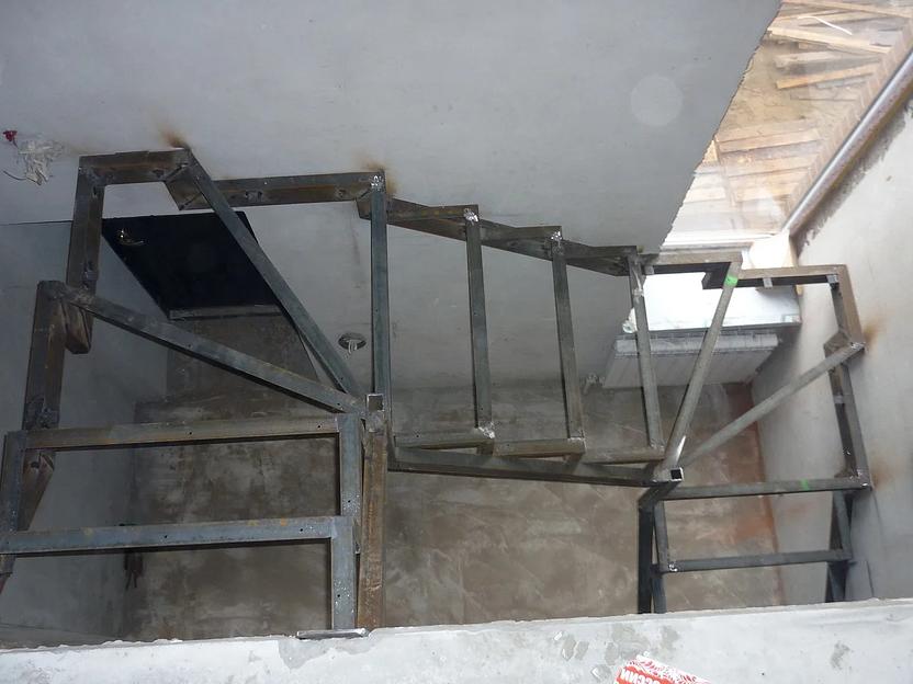 Изготовление каркаса межэтажной лестницы фото 1