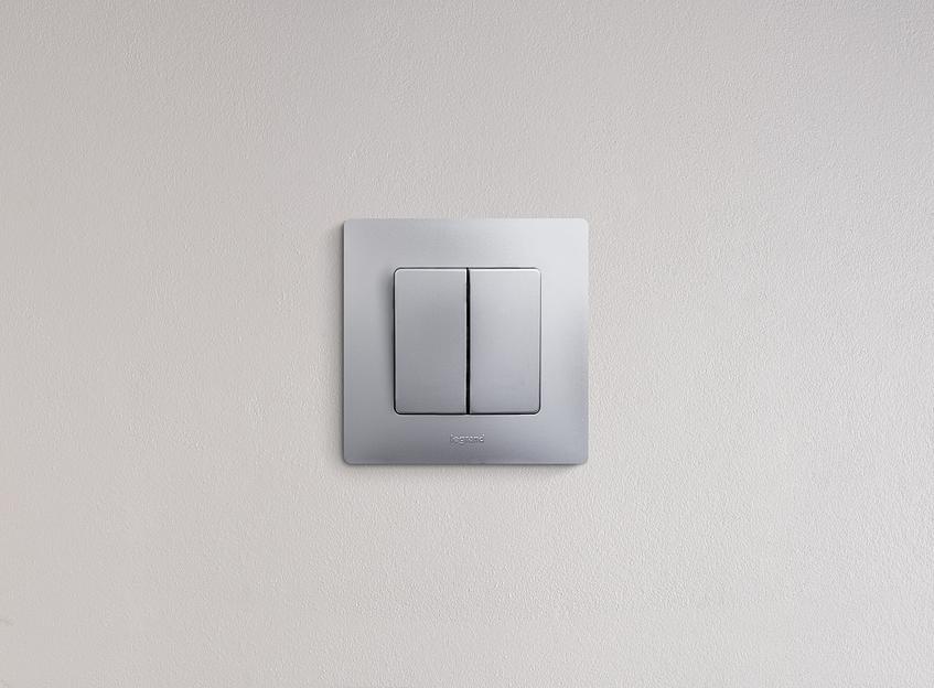Выключатель двухклавишный, автоматические клеммы, Etika, 10AX, 250В~, алюминий Legrand 672402 фото 7