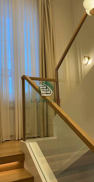 Лестница П-образная на металлическом каркасе под заказ фото 4