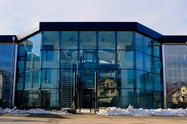 Услуга по фасадному остеклению фото 1