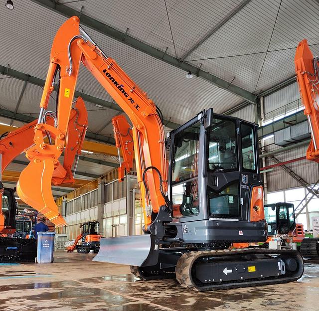 Мини-экскаватор Lonking CDM6035 фото 1