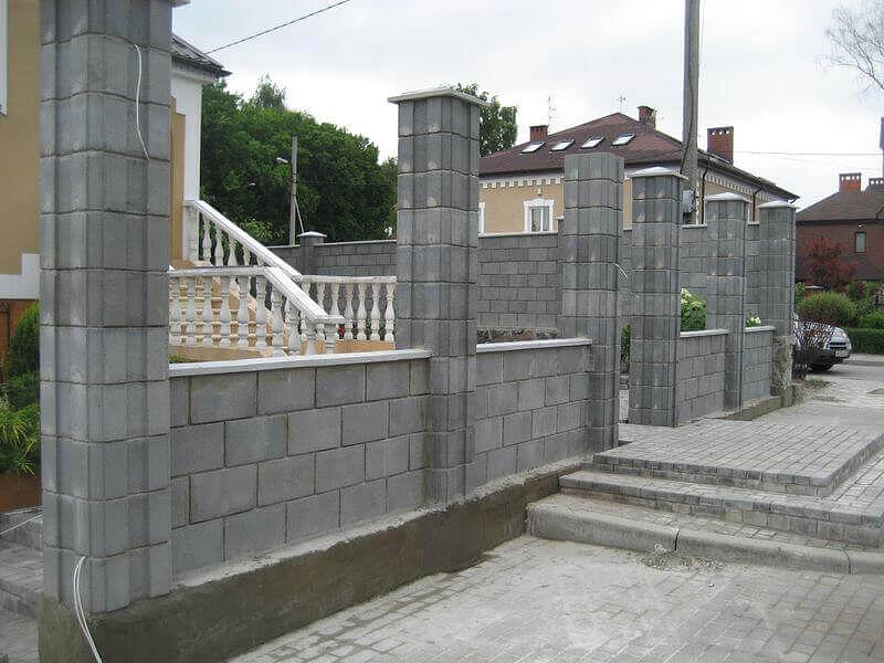 Бетонный козырек четырехскатный «Шагрень» для заборов 390х390х65 мм ОПТ фото 3