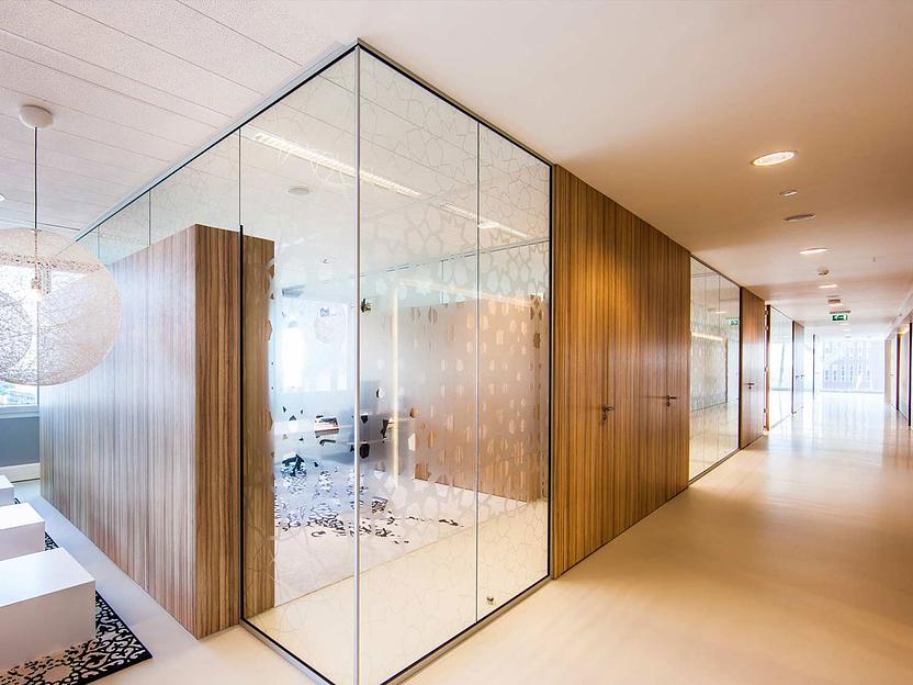 Стеклянные перегородки на заказ фото 4