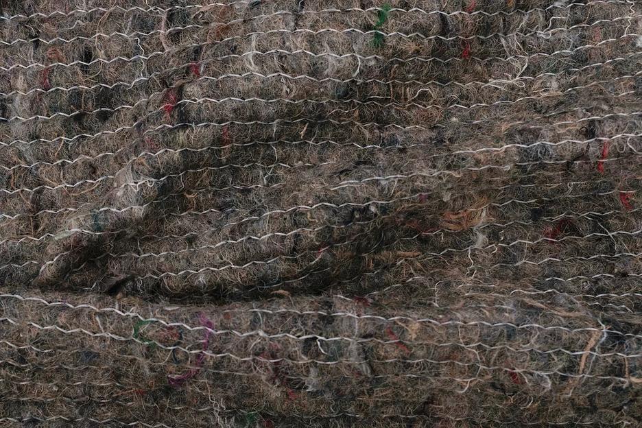 Ватин полушерстяной серый, 150 см, 250 гр/м2, строчка 1 см, опт фото 1