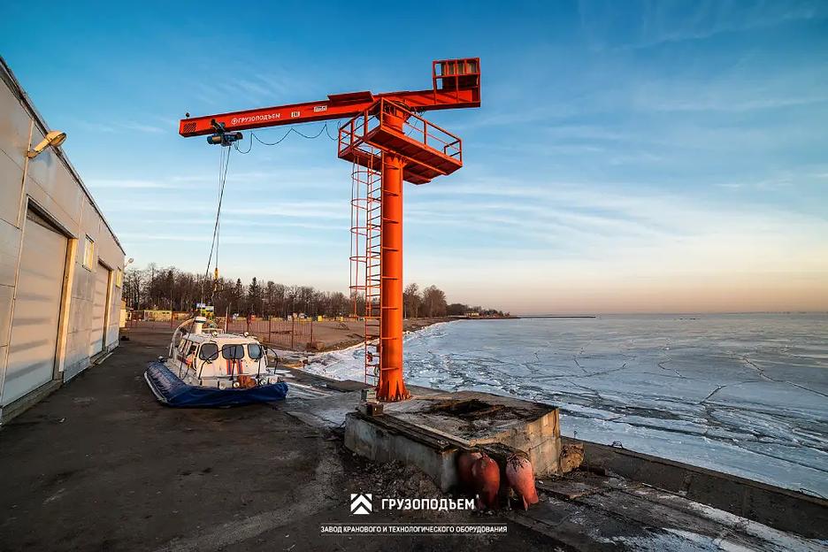 Кран консольный поворотный на колонне фото 2