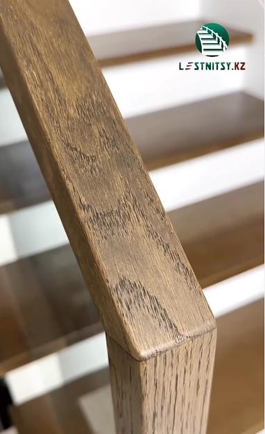 Лестница одномаршевая с ограждением из стекла под заказ фото 9