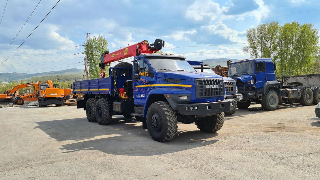 Автомобиль бортовой с КМУ на шасси УРАЛ Borus 4621 фото 2