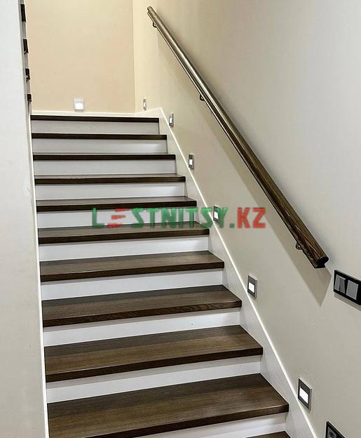 Лестница П-образная на бетонном основании под заказ фото 1