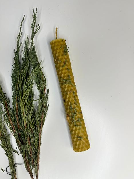 Свечи из вощины с можжевельником фото 1