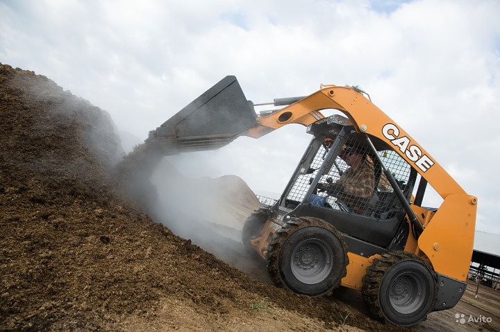 Мини-погрузчик колёсный CASE SR175B фото 3