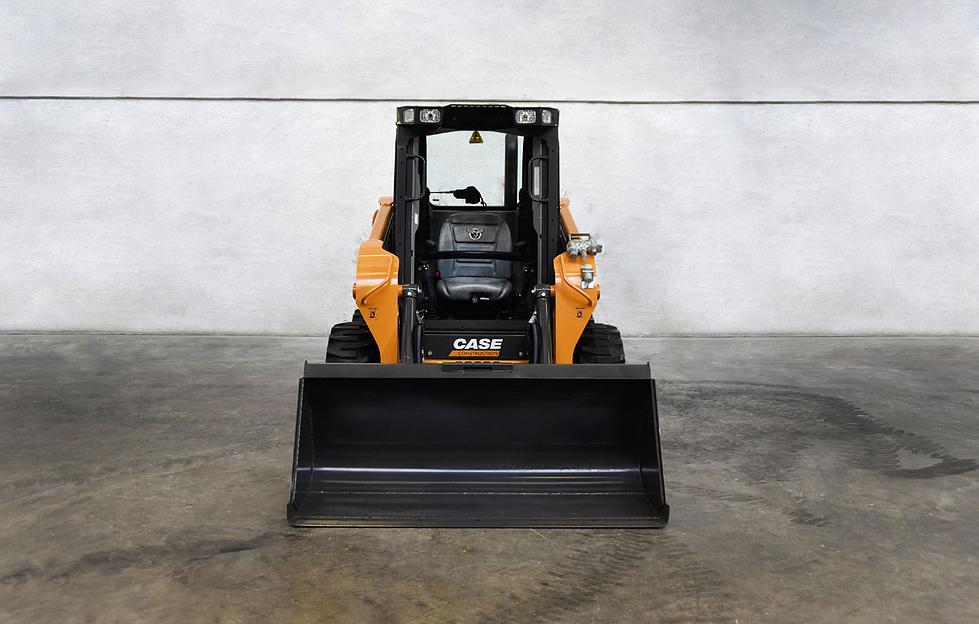 Мини-погрузчик колёсный CASE SV185B фото 7