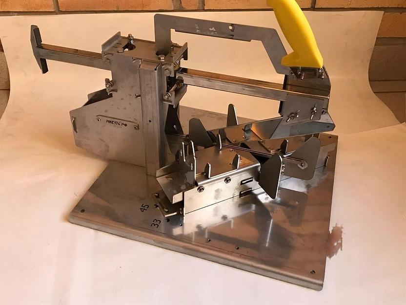 МКС011-01 Станок для нарезки колбасы пополам под углом «Самурай» фото 3