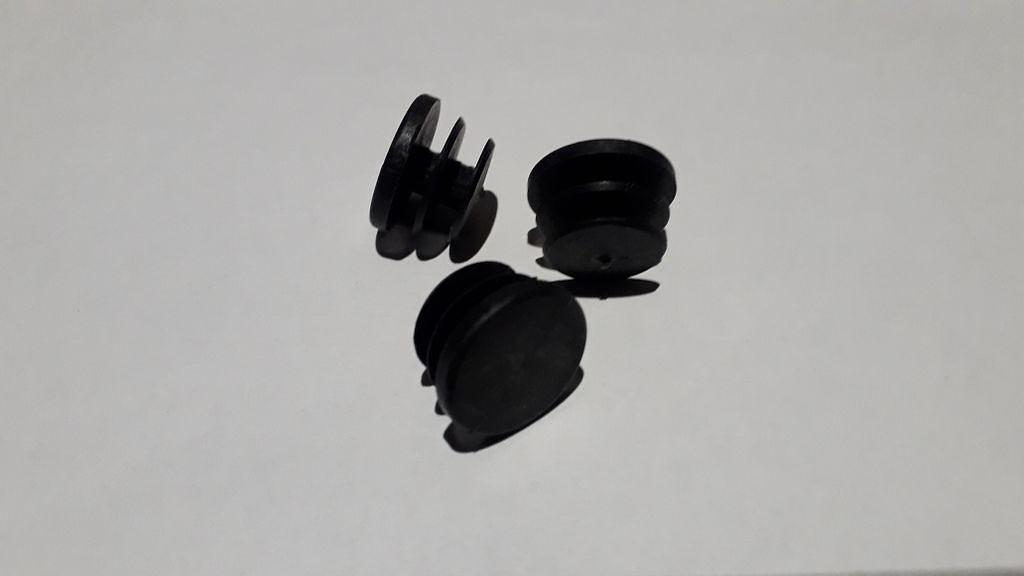 Заглушка пластиковая для круглых труб ø 18 мм фото 1