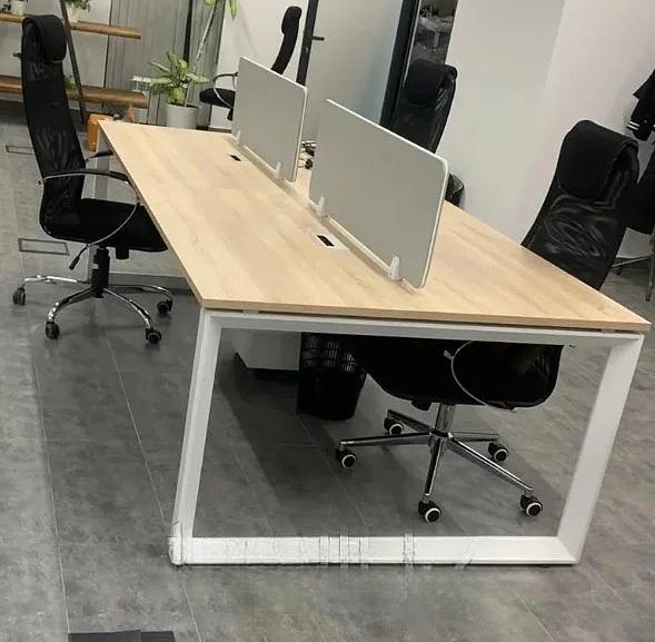 Стол менеджера (бенч-системы) на 4 человека с разделительным экраном, под заказ. фото 7