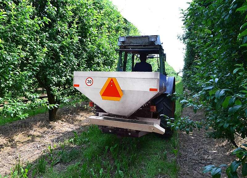 Распределитель минеральных удобрений РУ с приставкой для сада фото 1