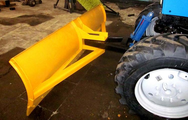 Отвал коммунальный ОС-01 поворотный механический для тракторов МТЗ фото 1