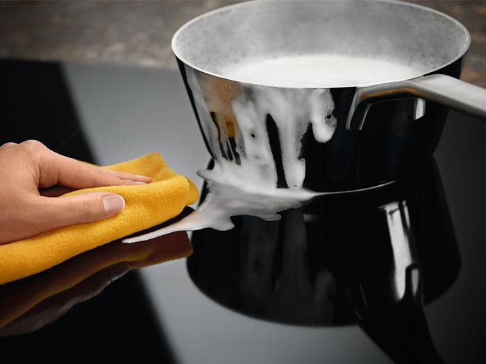 Индукционная варочная поверхность Electrolux LIT30231C черный фото 4