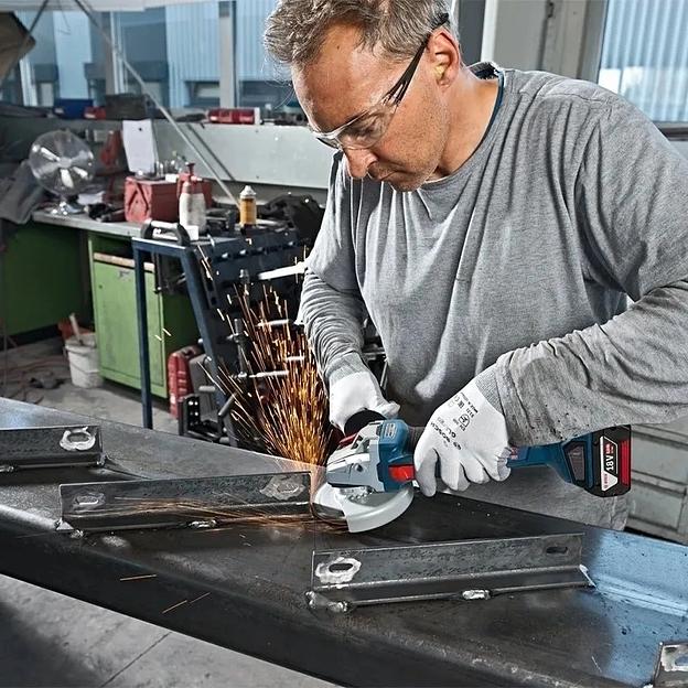 Углошлифовальная машина Bosch GWS 18V-10 9000об/мин рез.шпин.:M14 d=125мм жестк.кейс (06019J4004) фото 2