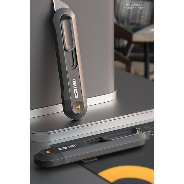 Нож Deli Технический нож "Home Series Black" Deli HT4008 Т-образное лезвие с механизмом автоматического возврата, эксклюзивный дизайн, корпус из высококачественного софттач пластика фото 9
