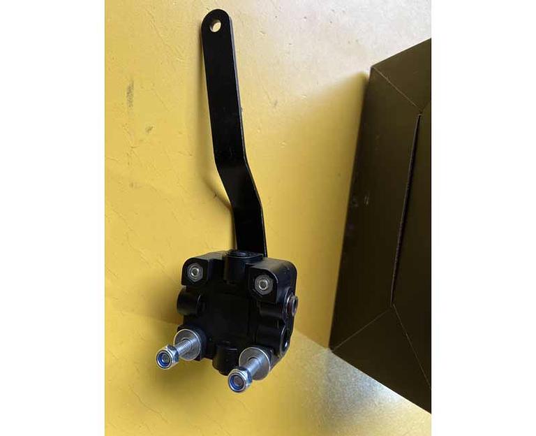 Кран уровня пола (Front) SHAANXI X3000 DZ15221440034 TiggerPart фото 3