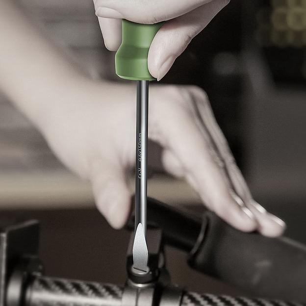 Шлицевая отвёртка "Home Series Green" Deli HT1106L 6x150мм Эксклюзивный дизайн. Рукоятка из высококачественного софттач пластика фото 4