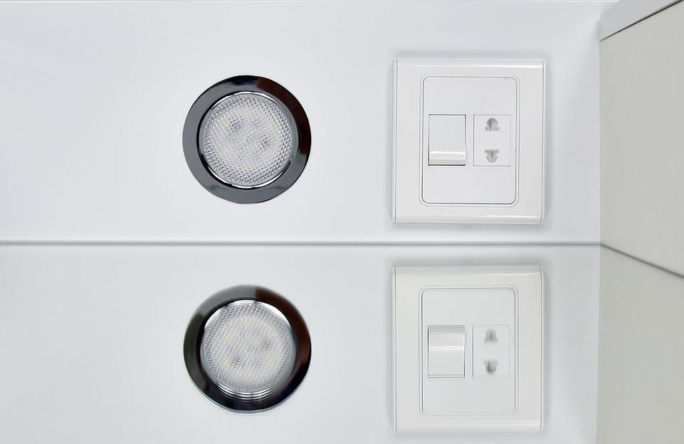 Зеркало-шкаф Афина 80 DORATIZ 2711.690, белый с подсветкой фото 5