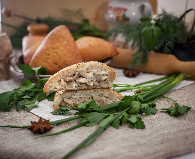 Пирожок «С курой и грибами» 95 г, опт фото 2