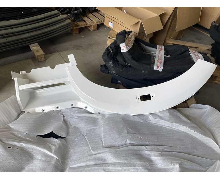 Крыло FAW J6 длинное левое с подножкой белое 51030121BA01 фото 1