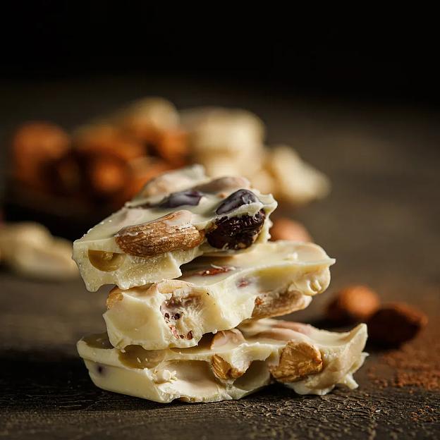 Белый шоколад Kreola плитка 60 г с добавлением фундука, миндаля и арахиса, опт фото 6