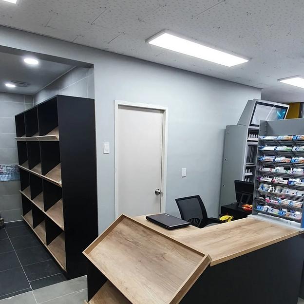 Изготовление мебели для супермаркета на заказ фото 2