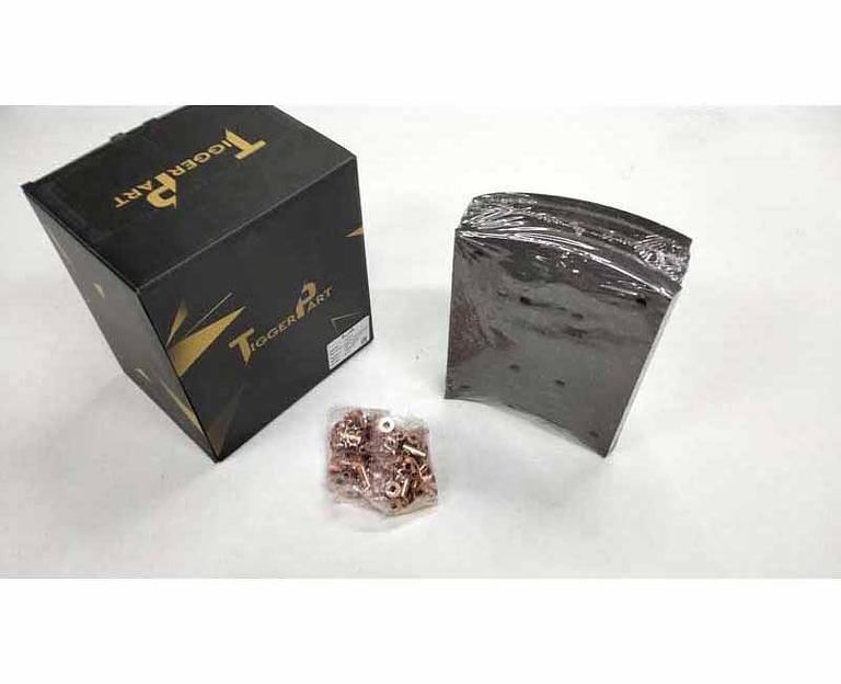 Накладка тормозная задняя (8 отверстий) SHAANXI F3000 DZ9112340062 TiggerPart фото 3