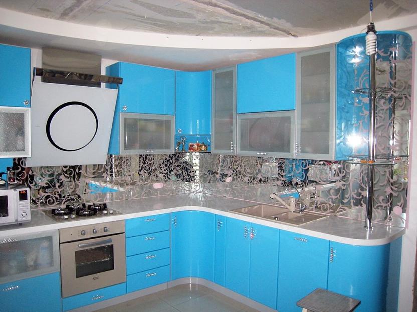 Стеклянные фартуки под заказ фото 8