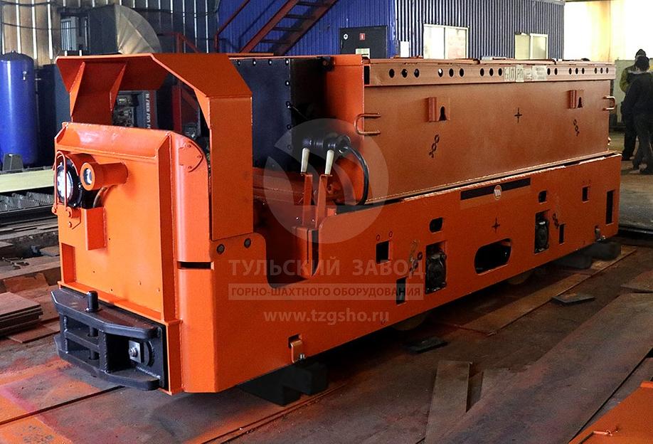 Шахтный аккумуляторный электровоз В8-550У5 фото 1