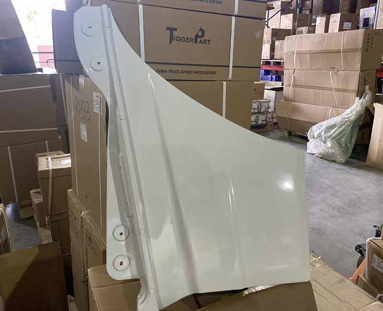 Накладка двери нижняя правая белая Х3000 DZ14251330152 фото 1