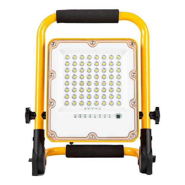 Прожектор светодиодный ДО-30w переносной аккумуляторный 6400K IP66 с зарядным устройством фото 1