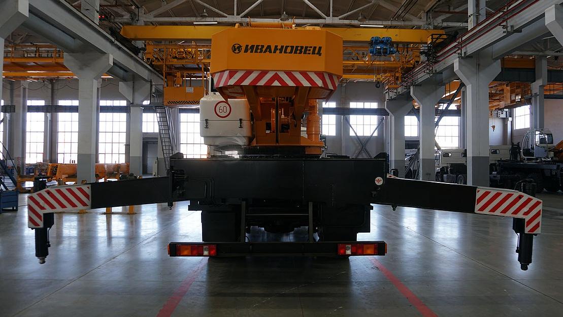 Автомобильный кран Ивановец КС-45717-1Р г/п 25 т фото 4