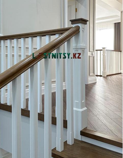 Лестница двухмаршевая с деревянным ограждением под заказ фото 5